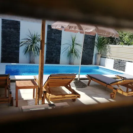 Charming In With Private Pool - 66 M² * Zadar