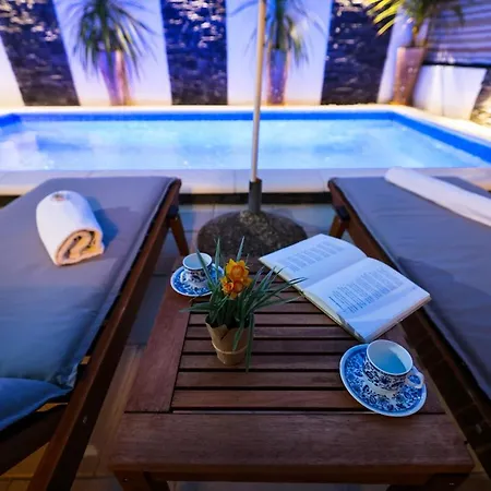 Charming In With Private Pool - 66 M² Apartamento *