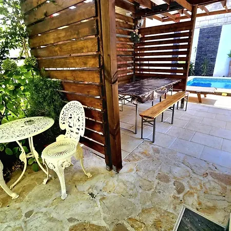 Charming In With Private Pool - 66 M² Zadar