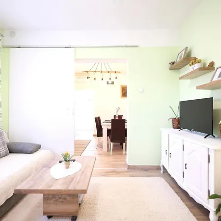 Charming In With Private Pool - 66 M² Zadar