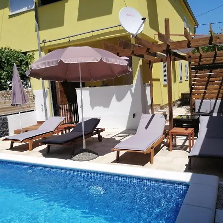 Daire Charming In With Private Pool - 66 M² Zadar