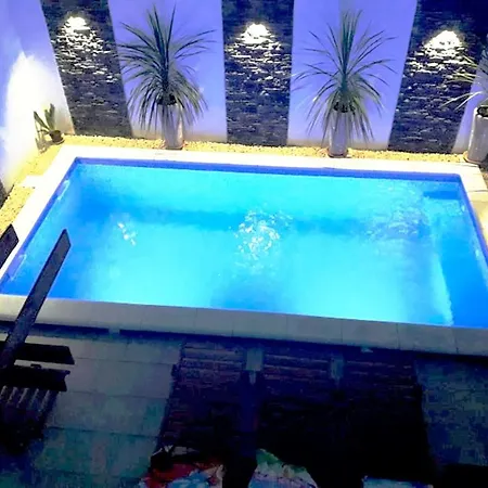 Charming In With Private Pool - 66 M² * 扎达尔