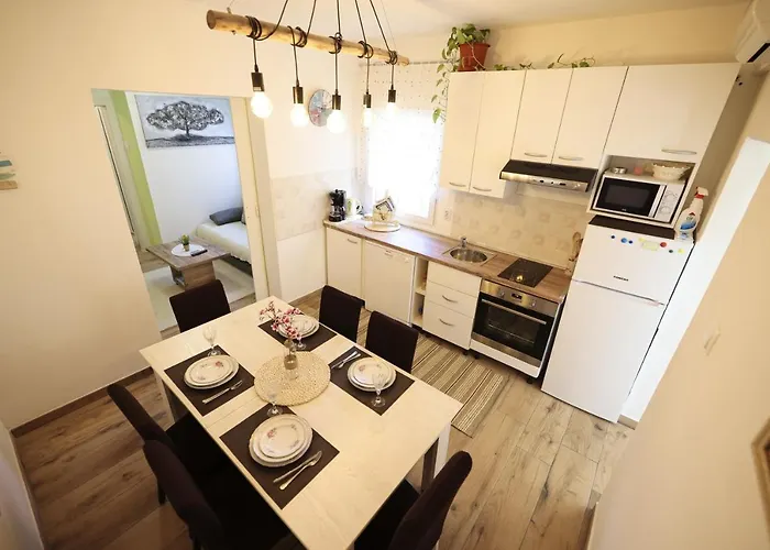 公寓 Charming In With Private Pool - 66 M² 扎达尔