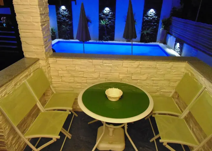 Charming In With Private Pool - 66 M² 公寓 扎达尔